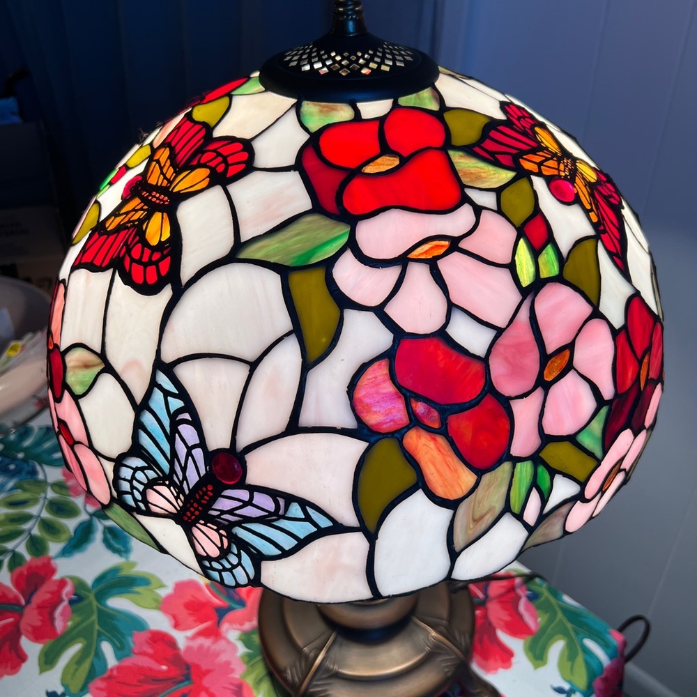 Dale Tiffany Stained Glass Butterfly and Floral Table Lamp - Picture 5 of 11
